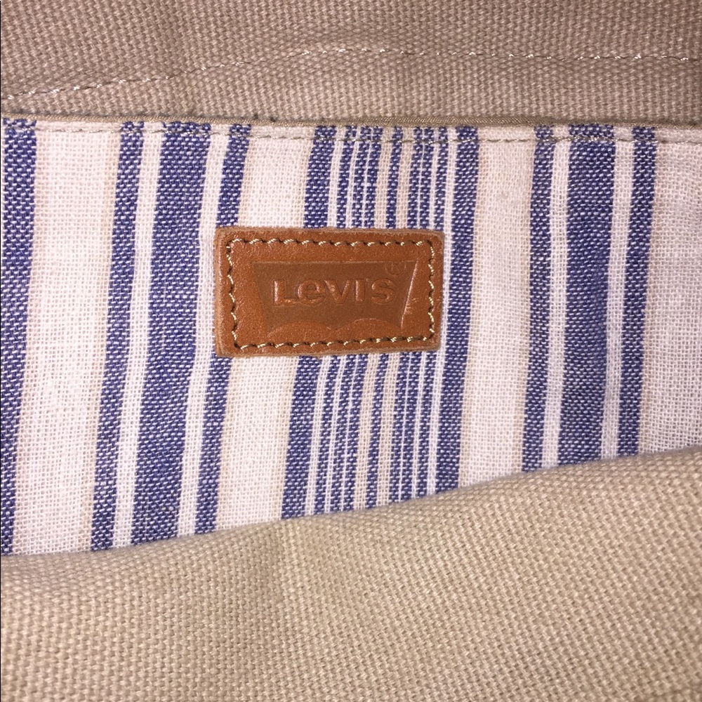 Backpack - Picture 2 of 3